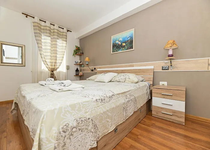 Posejdon & Neptun דירה